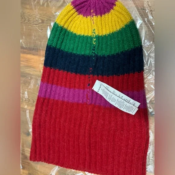 Rare Coach Logo Winter Hat / Beanie - Picture 8 of 8
